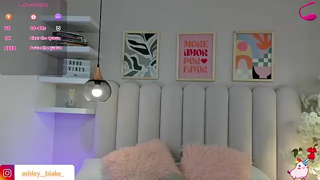 Snapshot of Isabella__gonzalez_ chatting on December 2, 3:34 am Isabella gonzalez online show from December 2, 3:34 am