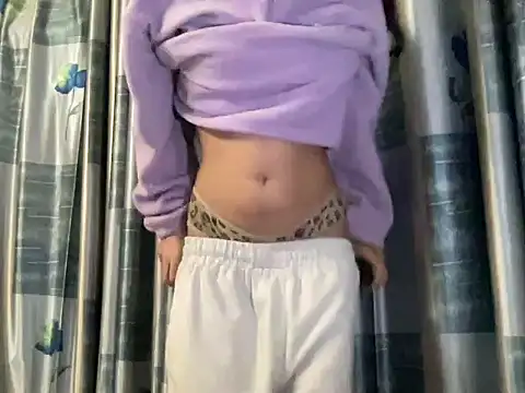 youngriri2 online show from November 14, 7:51 am