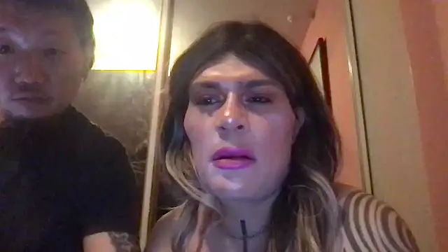 Snapshot of Glow92 chatting on October 12, 8:13 am Glow92 online show from October 12, 8:13 am