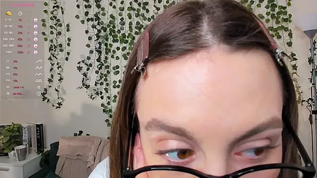 sweet and flirt online show from November 8, 7:19 am