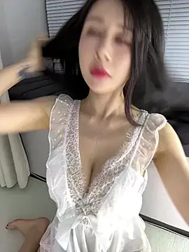 yiyi 3523 online show from May 27, 12:02 pm