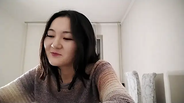 Lyndasilk online show from November 13, 3:33 pm