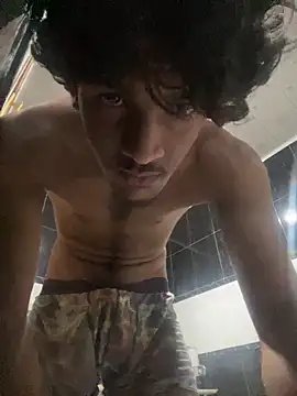 Snapshot of chikorkomdz chatting on October 11, 8:51 pm chikorkomdz online show from October 11, 8:51 pm