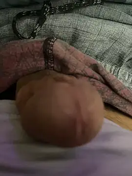 Snapshot of chikorkomdz chatting on October 14, 8:37 am chikorkomdz online show from October 14, 8:37 am