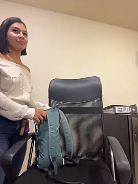 AlyssaRay online show from April 8, 12:05 pm