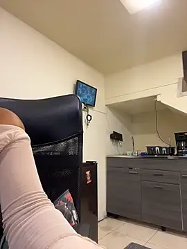 AlyssaRay online show from April 14, 12:44 pm