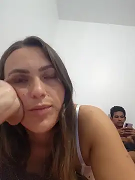 CllarinhaCortes online show from March 3, 1:39 pm