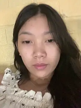 linh-lan1 online show from October 13, 9:53 am