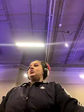 Snapshot of atennea_diiossa chatting on November 20, 2:23 am atennea diiossa online show from November 20, 2:23 am