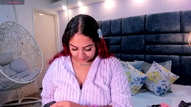 Snapshot of atennea_diiossa chatting on December 3, 11:52 am atennea diiossa online show from December 3, 11:52 am