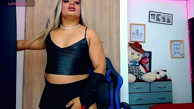 Sofiabigcock22 online show from January 8, 1:30 am