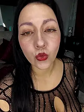 Snapshot of kitten25-hott chatting on October 14, 12:22 am kitten25-hott online show from October 14, 12:22 am