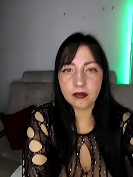 Snapshot of kitten25-hott chatting on October 22, 2:01 am kitten25-hott online show from October 22, 2:01 am