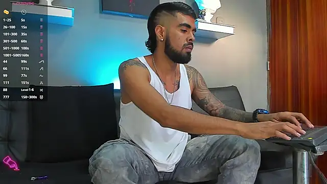 Snapshot of black_kameron_ chatting on October 28, 9:50 pm black kameron  online show from October 28, 9:50 pm