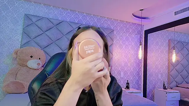 CARO ADAMS1 online show from November 20, 12:05 pm