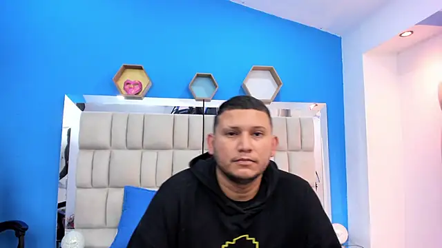 catalina and jhon online show from October 21, 12:28 pm
