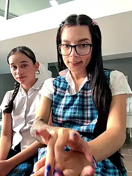 Snapshot of l0lita_sweet chatting on January 19, 4:22 pm l0lita sweet online show from January 19, 4:22 pm