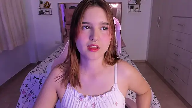 MIACUTEE  online show from July 10, 10:23 pm