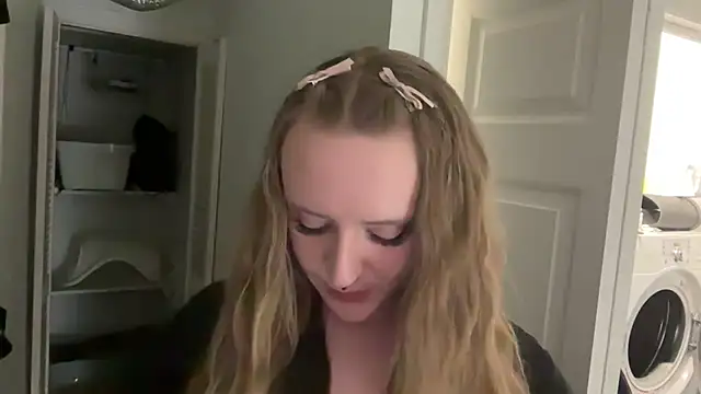 Snapshot of Pattyworld69 chatting on December 1, 3:11 am Pattyworld69 online show from December 1, 3:11 am