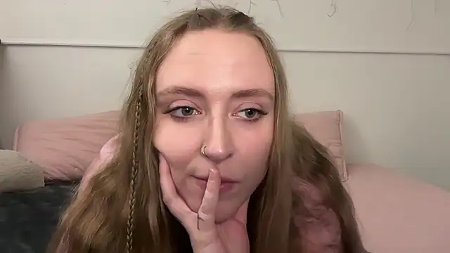 Snapshot of Pattyworld69 chatting on May 10, 5:34 am Pattyworld69 online show from May 10, 5:34 am