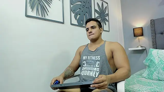 violeta and maxx online show from October 30, 2:02 am