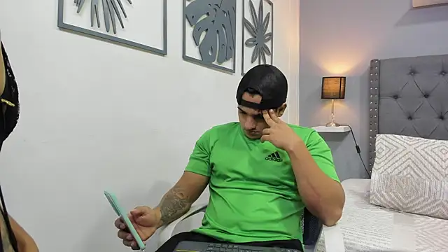 violeta and maxx online show from December 1, 11:54 pm