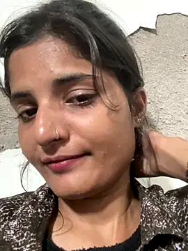 HOTTY CUTI online show from October 15, 7:41 am