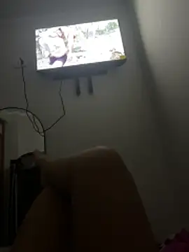 Snapshot of Kittie_xxx chatting on October 27, 9:57 am Kittie xxx online show from October 27, 9:57 am