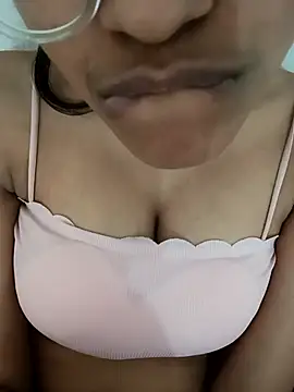 Snapshot of Zoya-Baby1 chatting on October 30, 6:15 am Zoya-Baby1 online show from October 30, 6:15 am