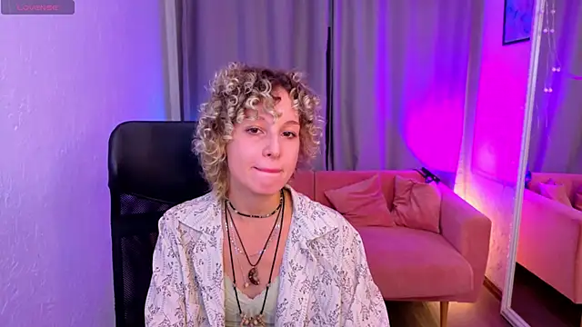 Mary Wahlberg online show from October 13, 6:02 am