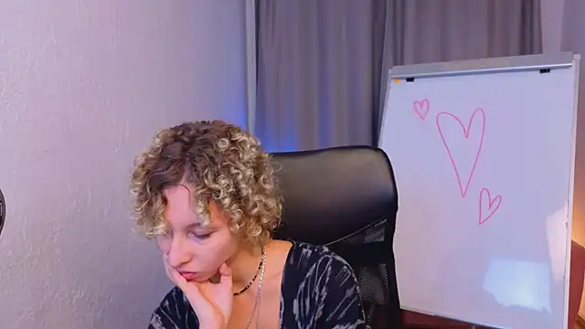 Mary Wahlberg online show from October 16, 5:30 am