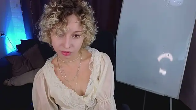 Mary Wahlberg online show from October 23, 5:51 am