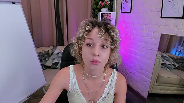 Mary Wahlberg online show from October 24, 5:37 am