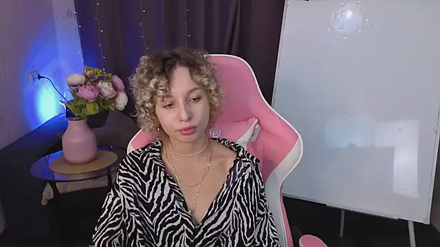 Mary Wahlberg online show from October 29, 5:42 am