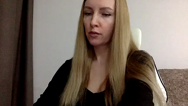 Snapshot of Neralith chatting on April 26, 7:00 pm Neralith online show from April 26, 7:00 pm