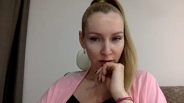 Snapshot of Neralith chatting on May 20, 6:25 pm Neralith online show from May 20, 6:25 pm