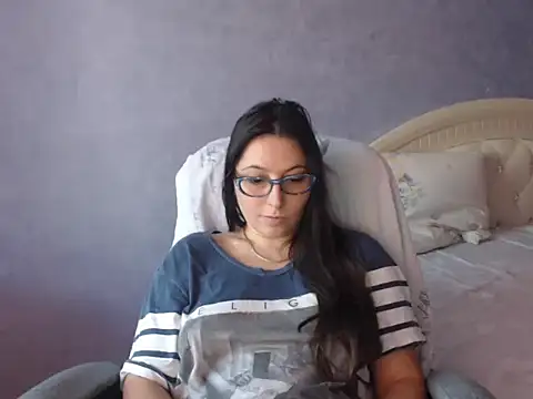 LuckyLisa23 online show from November 22, 1:21 pm