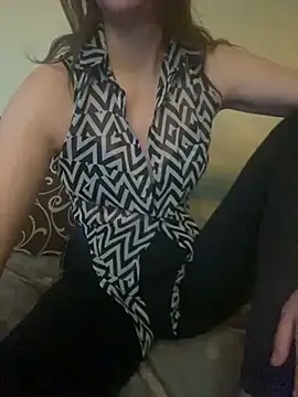 Snapshot of KittieCreme chatting on November 6, 11:33 am KittieCreme online show from November 6, 11:33 am