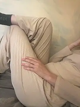 KittieCreme online show from February 9, 7:56 am