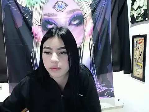 AlanaCollins- online show from October 16, 11:33 am