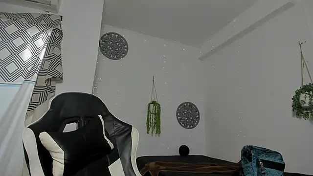 Hotblosson online show from October 24, 2:35 pm