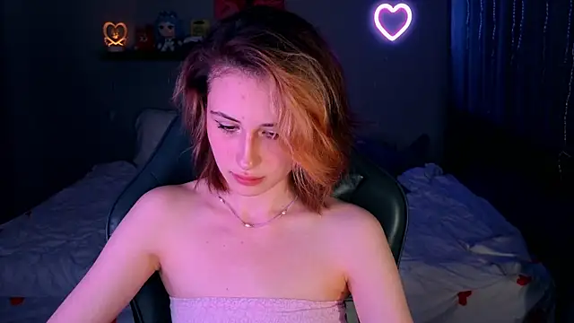 Snapshot of Keti_moon chatting on June 12, 7:57 pm Keti moon online show from June 12, 7:57 pm