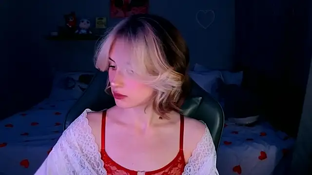 Snapshot of Keti_moon chatting on July 18, 6:23 pm Keti moon online show from July 18, 6:23 pm