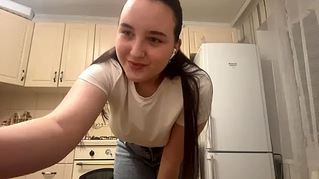 DaisyMolly online show from November 15, 9:43 pm