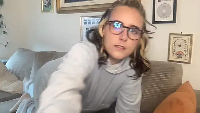 lill daddysgirl online show from November 17, 6:24 pm