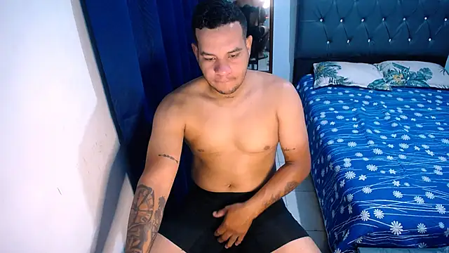 Snapshot of cristian_maln1 chatting on October 29, 11:45 am cristian maln1 online show from October 29, 11:45 am