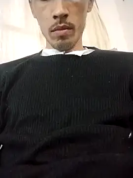 Snapshot of lucho228 chatting on January 18, 9:02 am lucho228 online show from January 18, 9:02 am