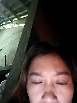 Snapshot of -Paige- chatting on November 27, 12:02 am -Paige- online show from November 27, 12:02 am