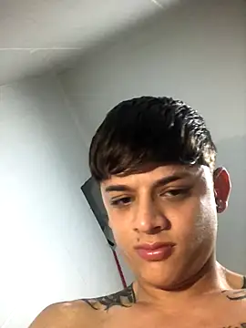 Snapshot of Cute_curious chatting on October 14, 4:35 am Cute curious online show from October 14, 4:35 am