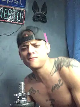 Snapshot of Cute_curious chatting on October 15, 9:04 pm Cute curious online show from October 15, 9:04 pm